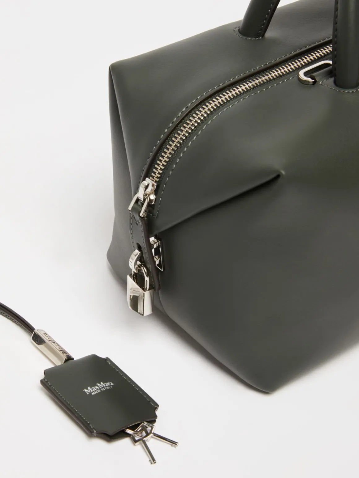 Bauletto in pelle lucida