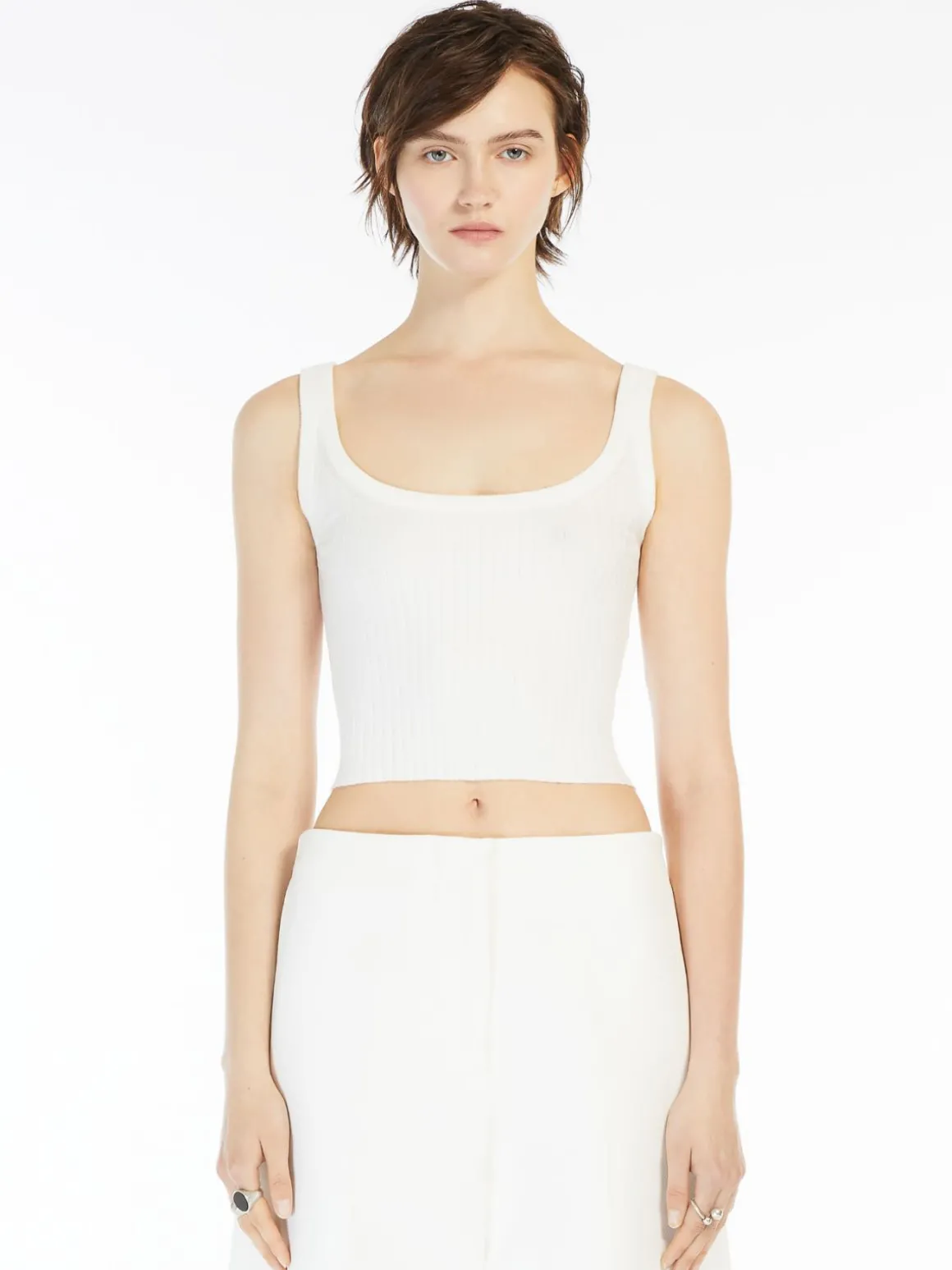 Canotta crop aderente in viscosa stretch