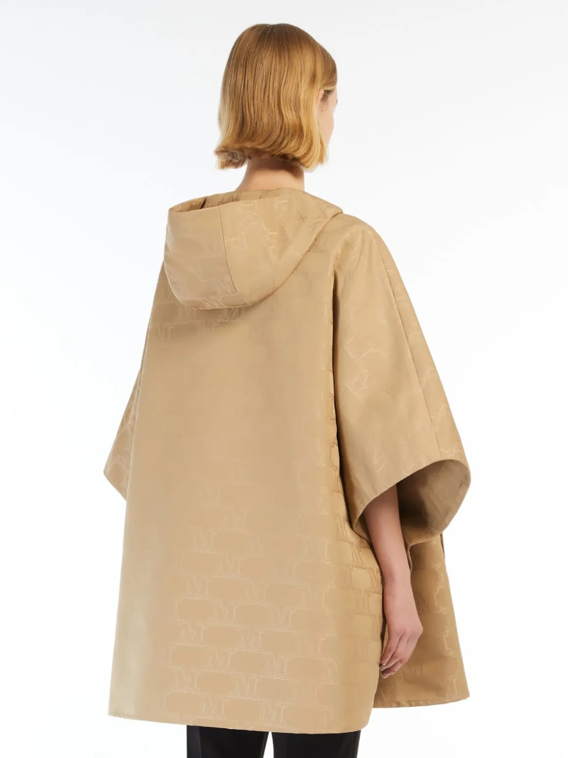 Cappa in jacquard antigoccia