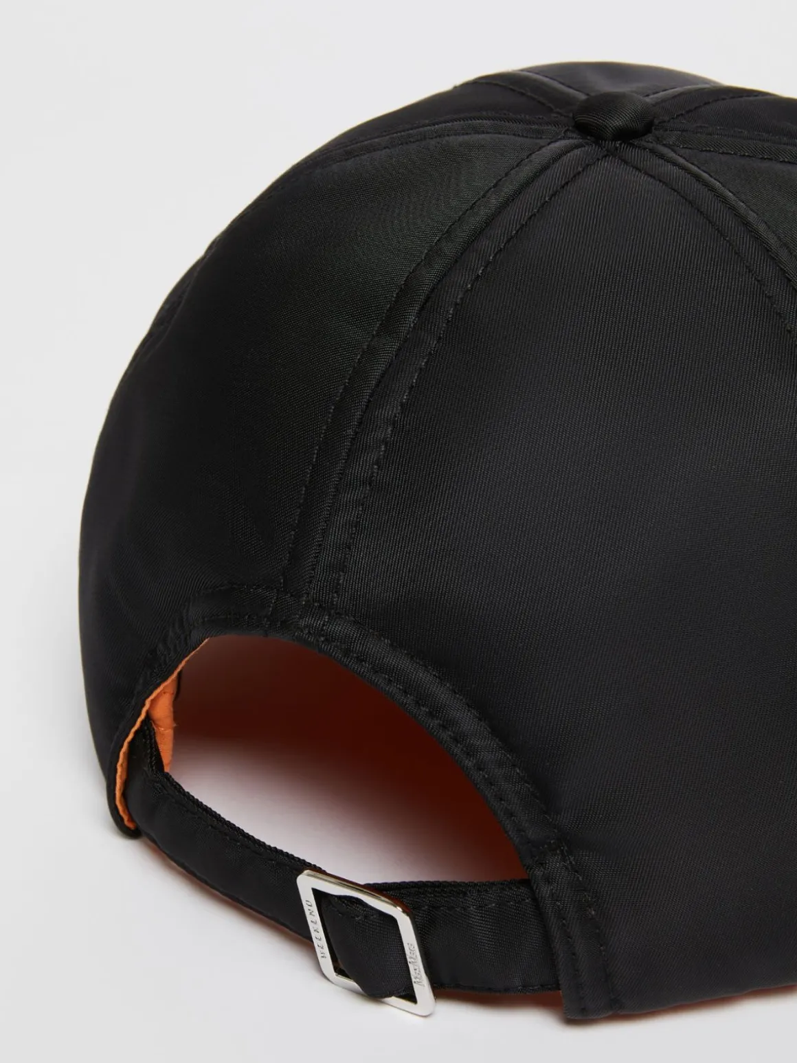 Cappello in nylon imbottito