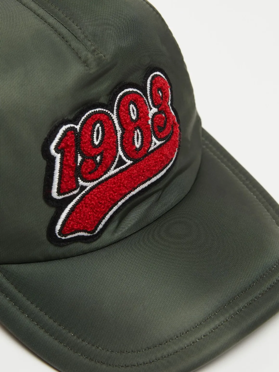 Cappello in nylon imbottito