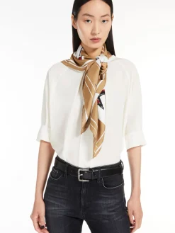 Foulard quadrato in seta stampata