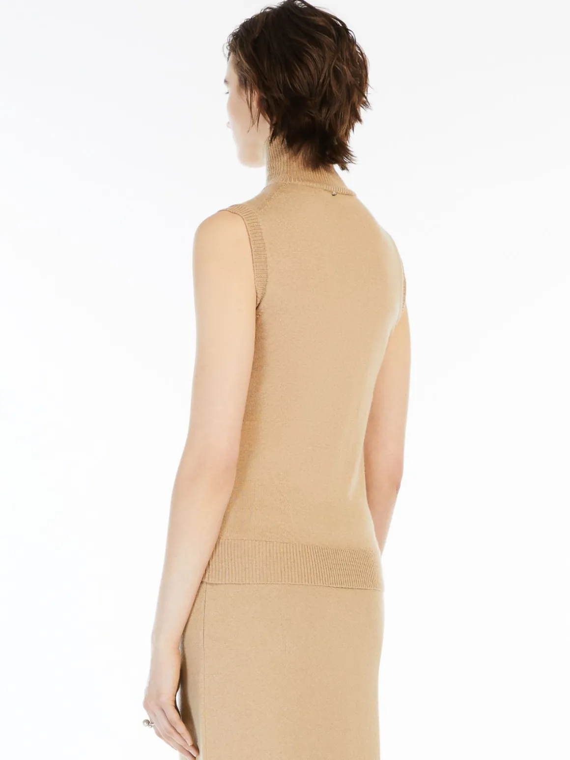 Maglia a lupetto smanicata