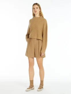 Short in lana