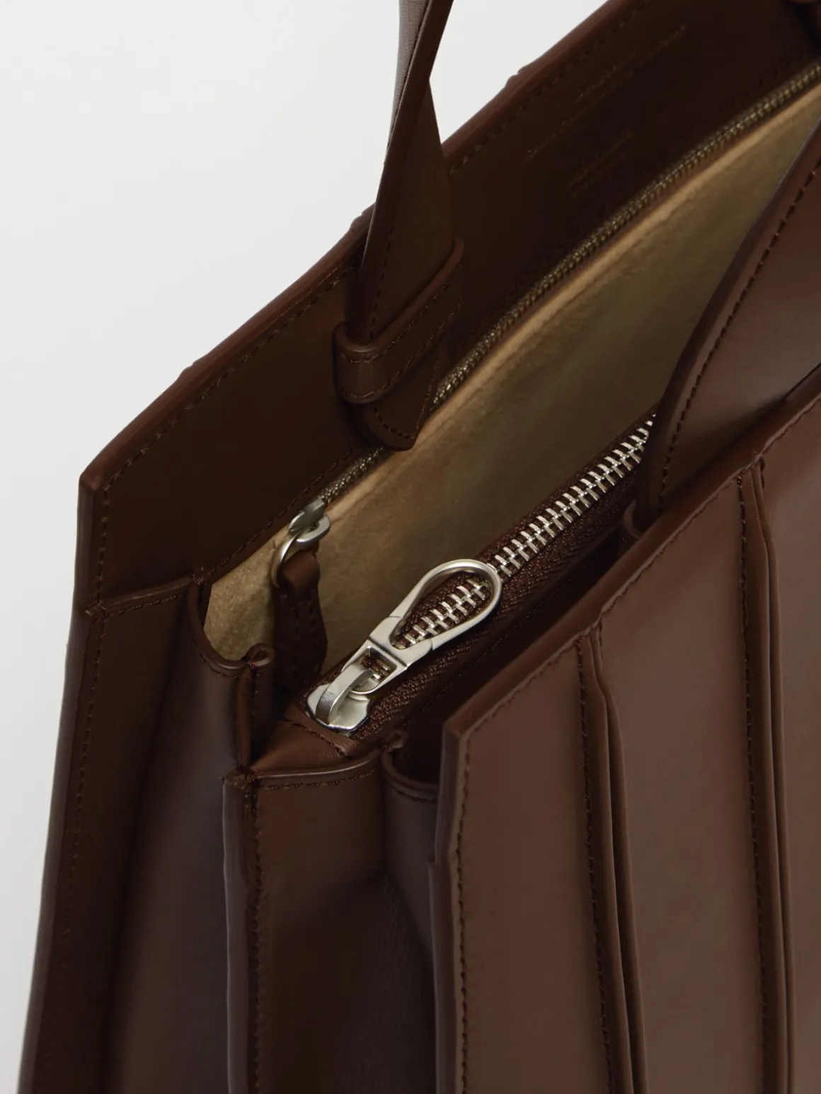 Whitney Bag medium in pelle